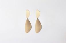 Gräsö | Mat + shiny elegant earrings gold plated van Julia Otilia