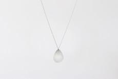 Singö long necklace | matte silver van Julia Otilia