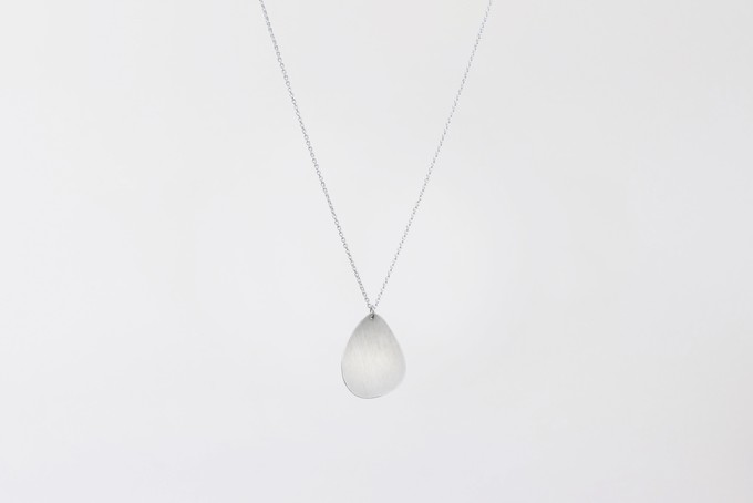 Singö long necklace | matte silver from Julia Otilia