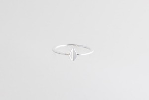 Mini Leaf ring | silver from Julia Otilia