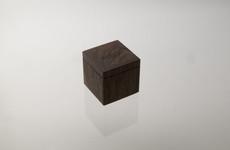 Wooden jewellery box | dark walnut van Julia Otilia
