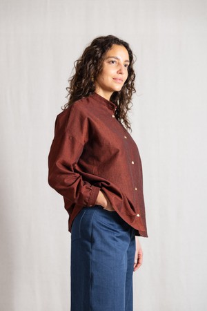 Organic cotton blouse Hawali Rum-Raisin from Jyoti - Fair Works
