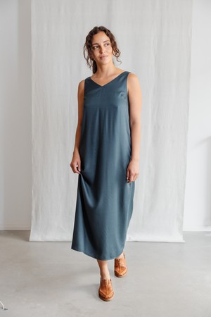 Modal Kleid Arohi Waldgrün from Jyoti - Fair Works