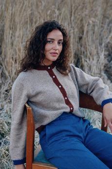 Baby-Alpaka Strickcardigan Sullana Colorblock Sand via Jyoti - Fair Works