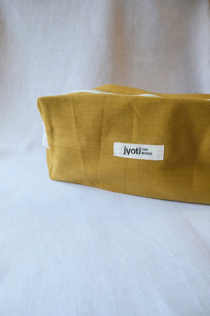 Cotton toiletry bag Phavvaara mustard yellow from Jyoti - Fair Works