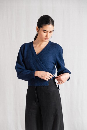 Baby-Alpaka Wickelcardigan Abancay Blau from Jyoti - Fair Works