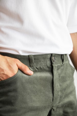 Organic cotton corduroy shorts Gauri Pistachio from Jyoti - Fair Works