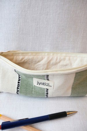 Cotton pencil case Qalamadaan weave pattern green from Jyoti - Fair Works