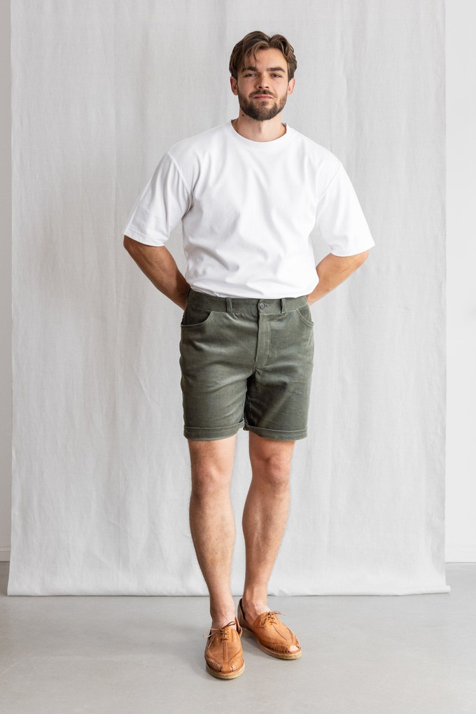 Organic cotton corduroy shorts Gauri Pistachio from Jyoti - Fair Works