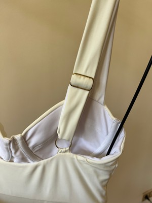 PROTO - ONE PIECE CREME from Kaly Ora