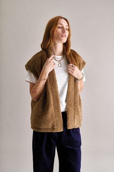 GEORGIE Reversible Recycled Fleece Gilet - Mink via KOMODO