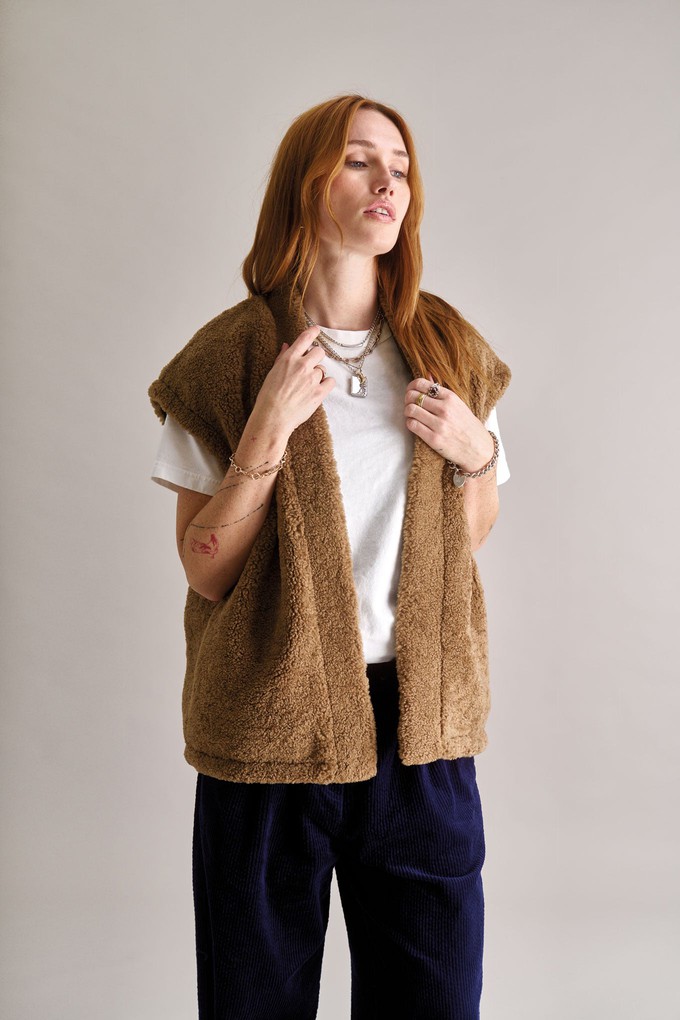 GEORGIE Reversible Recycled Fleece Gilet - Mink from KOMODO