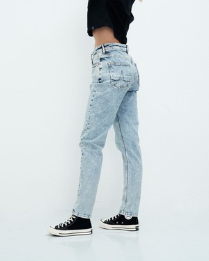 Nora life's a bleach heavy wash mom jeans from Kuyichi