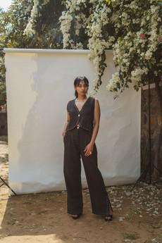 Sonder Waistcoat & Side Slit Pants van Lafaani