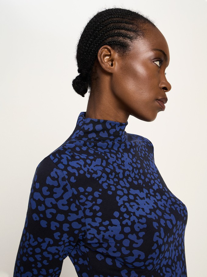 Shirt with stand-up collar from LANIUS