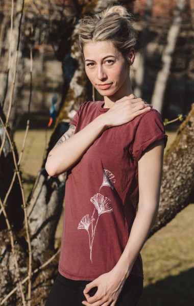 Fairwear Organic Shirt Women Stone Washed Red Ginkgo from Life-Tree