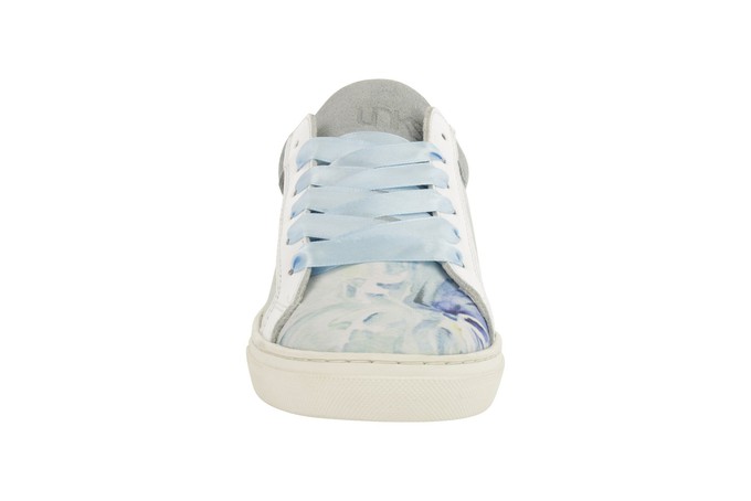 Brave sneaker Daisy Henny Meijer from LINKKENS