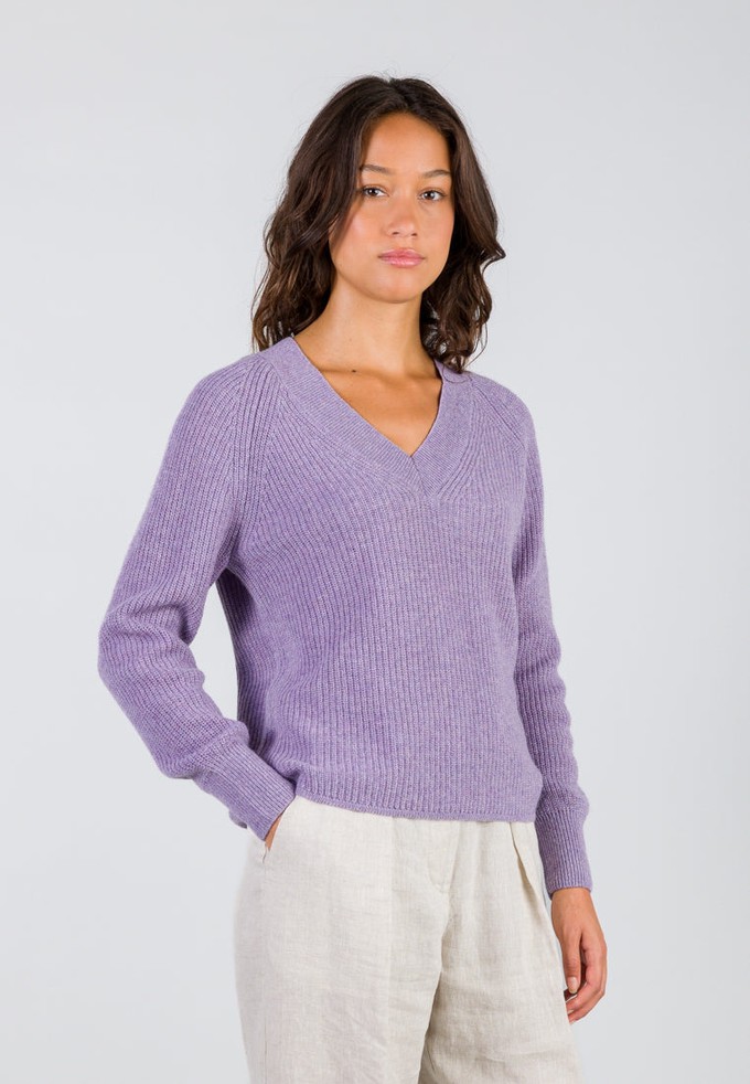 SOFT V-NECK SWEATER WOMEN | Lila from Loop.a life