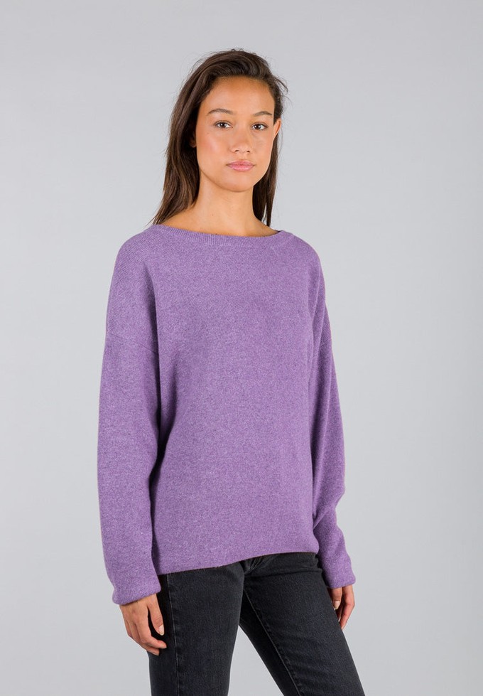 CASUAL SOFT BOATNECK SWEATER | Darker Lila from Loop.a life