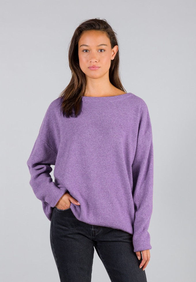 CASUAL SOFT BOATNECK SWEATER | Darker Lila from Loop.a life