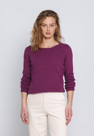 CLASSY BOATNECK SWEATER | Beetroot from Loop.a life