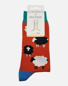 Doris & Dude bamboe damessokken met schapen rood via Lotika
