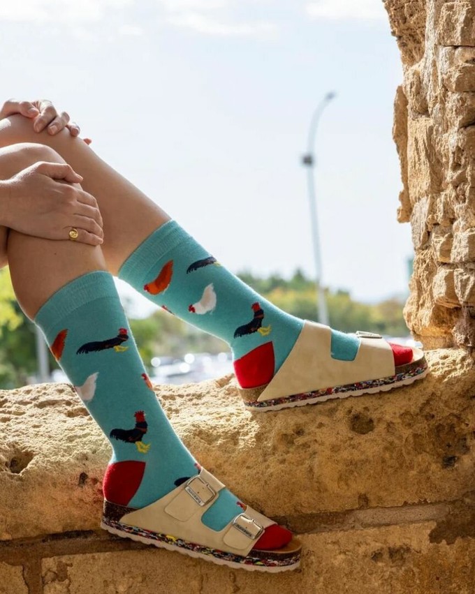 Swole Panda bamboesokken met kippen – blauw from Lotika