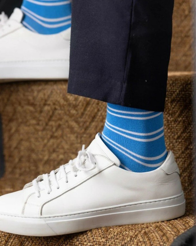 Swole Panda gestreepte bamboesokken lichtblauw from Lotika