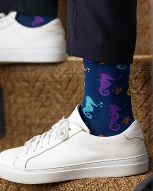 Swole Panda bamboesokken met zeepaardjes – blauw from Lotika