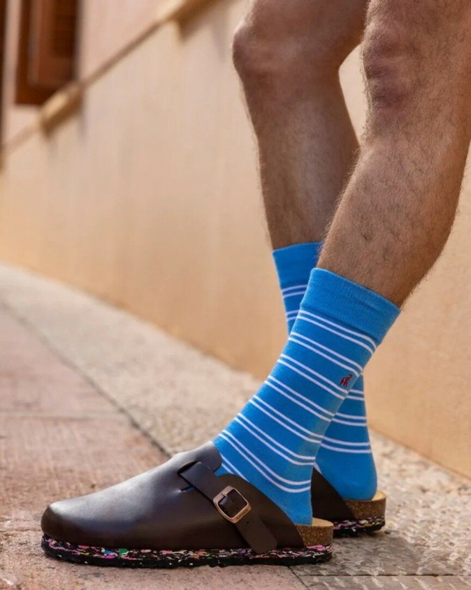 Swole Panda gestreepte bamboesokken lichtblauw from Lotika