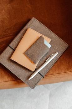 Circulair Notebook LOOP LUXE - Bruin via MADE out of
