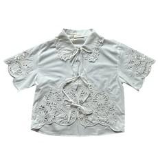 Broderie blouse via Marjolein Elisabeth