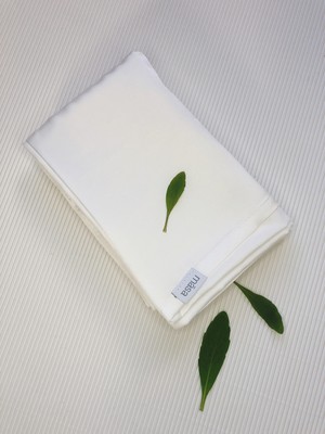 Organische Satijn Zijden & Eco Modal Kussensloop in Pearl White from Māsa Organic