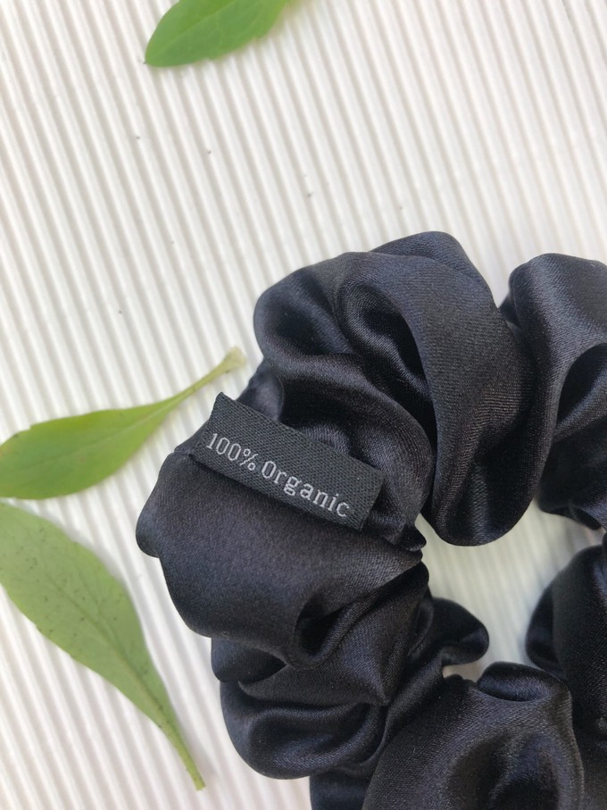 Organisch Zijden Scrunchie Zwart from Māsa Organic