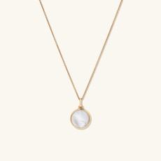 Pearl Round Locket Necklace van Mejuri