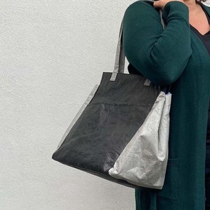 Lichtgewicht vegan shopper tas met rits Fiona - zwart/grijs from MoreThanHip