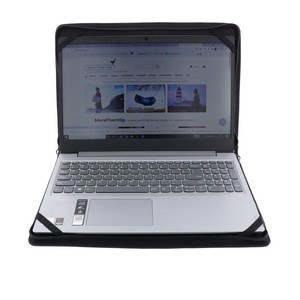 15,6 inch laptophoes van gerecyclede autoband - Fuerte from MoreThanHip