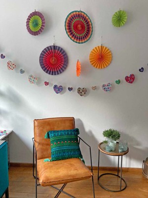 Papieren horizontale slinger ca. 350 cm met multicolour hartjes - Amore from MoreThanHip