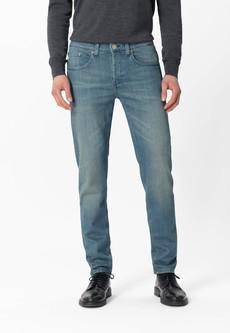 Regular Dunn Stretch - Medium Fade via Mud Jeans