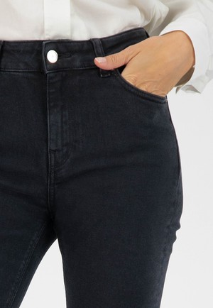 Flared Hazen - Stone Black from Mud Jeans