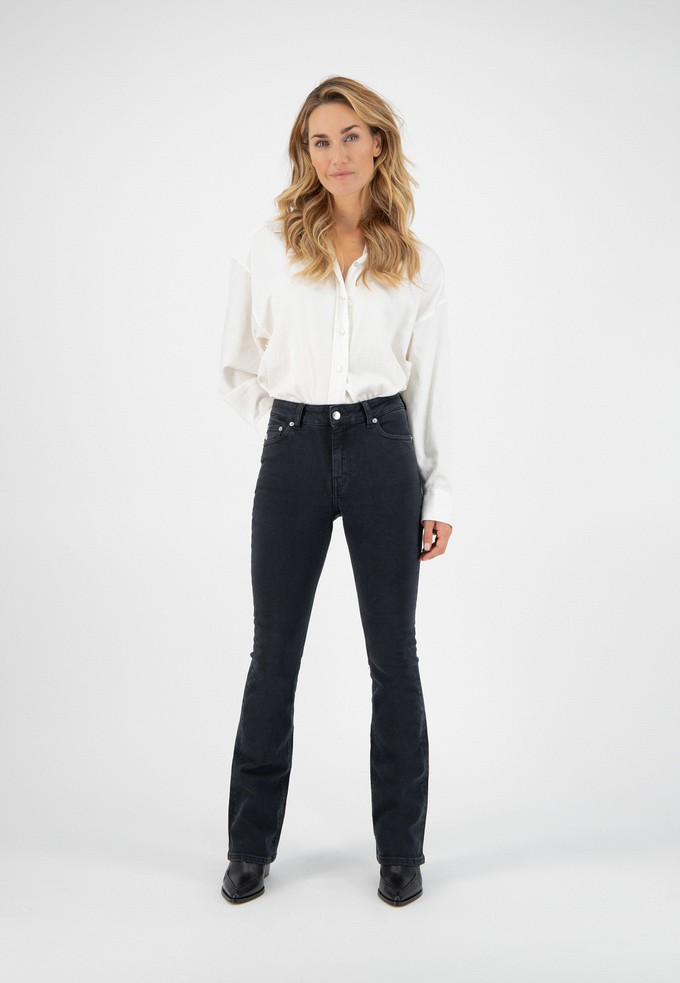 Flared Hazen - Stone Black from Mud Jeans