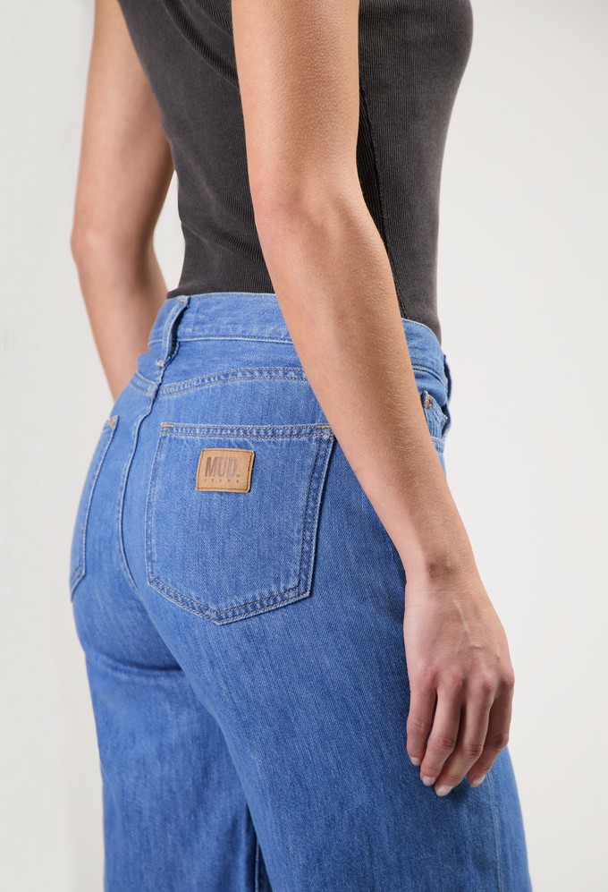 Suzy Mid Short - Medium Stone from Mud Jeans