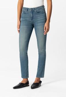 Faye Straight - Medium Fade via Mud Jeans