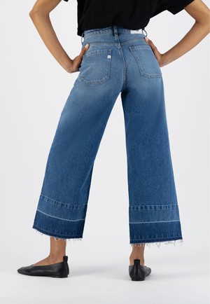 Sara Works Cropped - Medium Stone from Mud Jeans