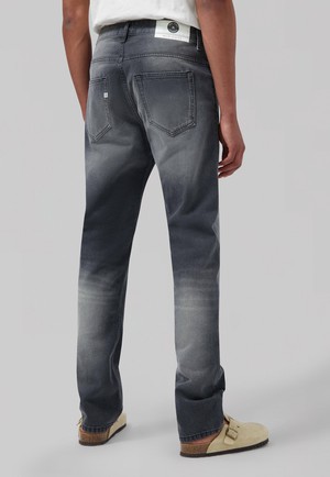 Extra Easy - Worn Black from Mud Jeans