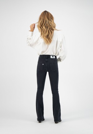 Flared Hazen - Stone Black from Mud Jeans