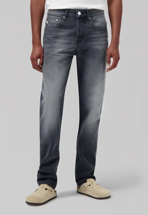 Extra Easy - Worn Black from Mud Jeans