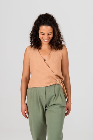 Sagres Linen Wrap Top from Näz