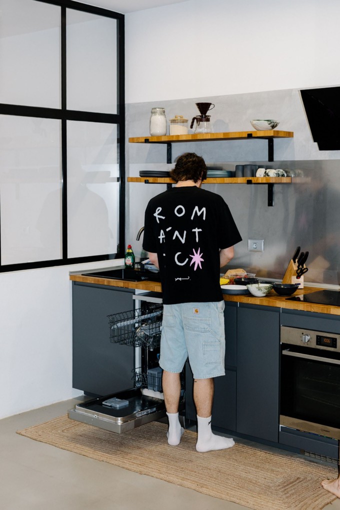 Romantic T-shirt black from NWHR