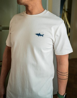 De Haai Re-Use | T-shirt Unisex | Vintage White from PapajaRocks